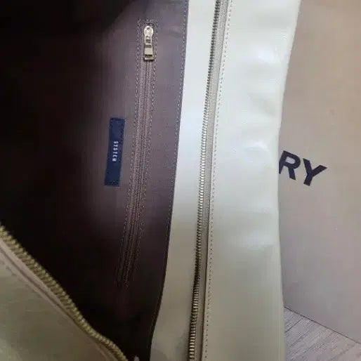 [BUNJANG] System Color-Blocked Leather Clutch Bag / 시스템 배색 가죽 클러치