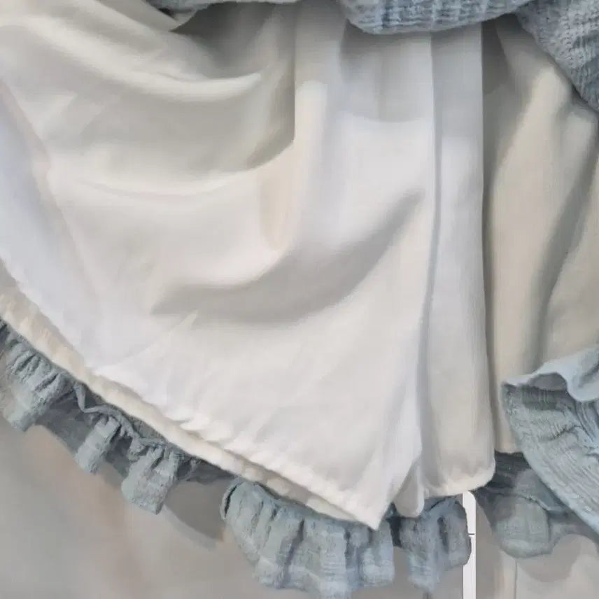 [BUNJANG] LeeSobee Tank Top & Ruffle Mini Skirt Set / 이소비 나시탑&캉캉스커트 셋업