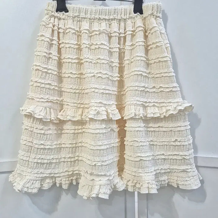 [BUNJANG] LeeSobee Tank Top & Ruffle Mini Skirt Set / 이소비 나시탑&캉캉스커트 셋업