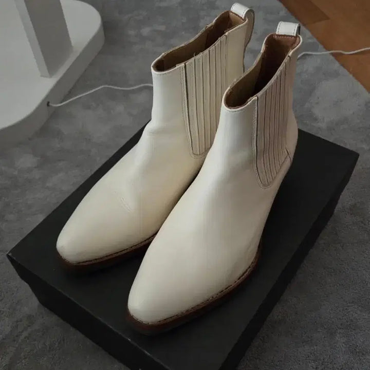 [BUNJANG] Our Legacy Cuban White Sneakers / (40)아워레가시 쿠반 화이트 260