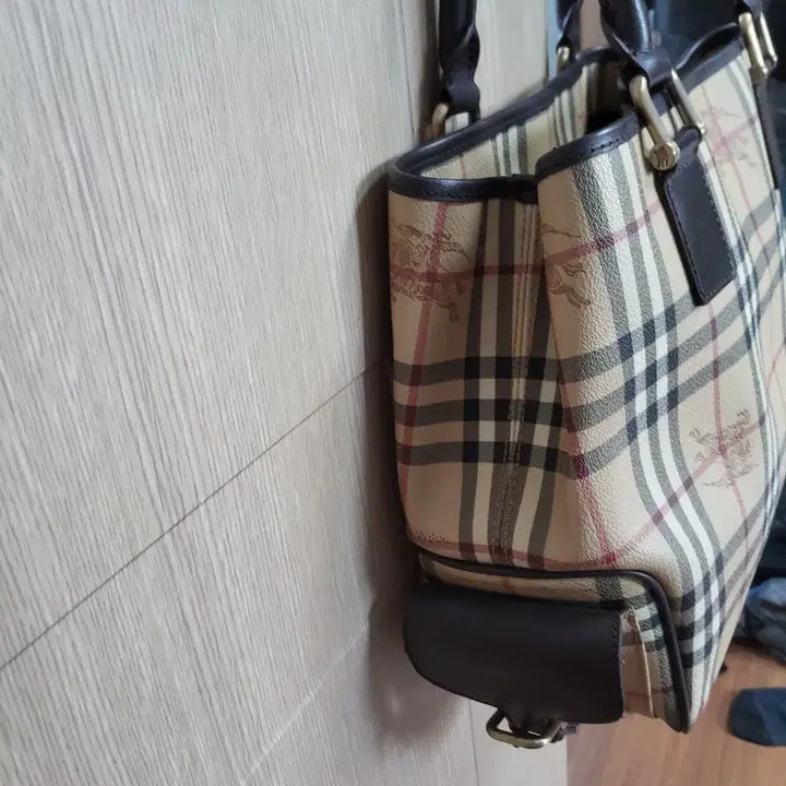 [BUNJANG] Burberry Classic Check Tote Bag / 버버리 클래식 체크 토트백