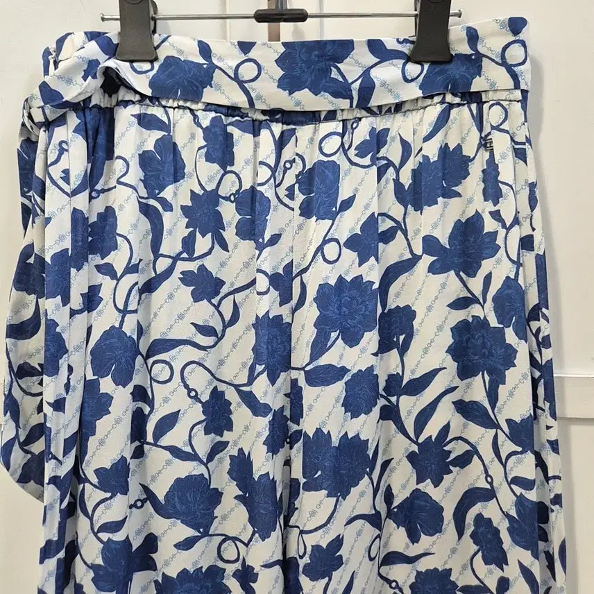 [BUNJANG] Tommy Hilfiger Patterned Rayon Pants / 타미힐피거 패턴 레이온 팬츠