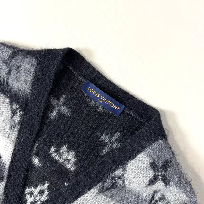 [BUNJANG] Louis Vuitton Mohair Cardigan (Size L) / [백화점판/L]루이비통 모헤어 가디건