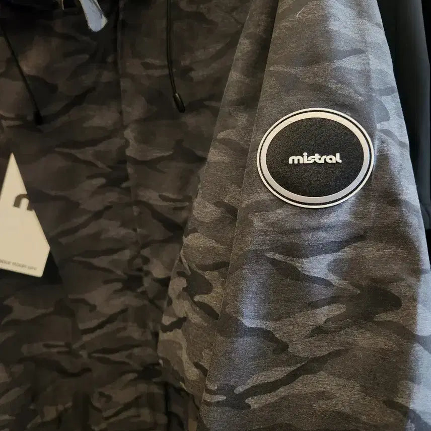 [BUNJANG] Mistral Camouflage Hooded Long Windbreaker Jacket / 미스트랄 카모플라쥬 후드 롱 바람막이 새제품