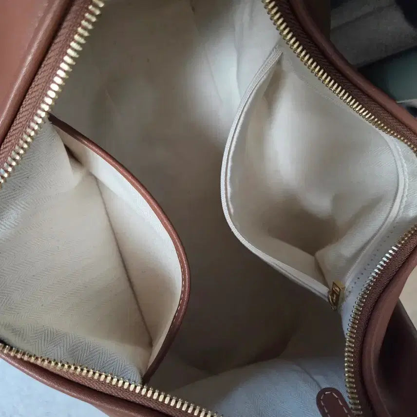 [BUNJANG] Demeriel Veneta Hobo Bag Medium / 드메리엘 베네타 호보백 미디엄