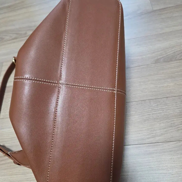 [BUNJANG] Demeriel Veneta Hobo Bag Medium / 드메리엘 베네타 호보백 미디엄