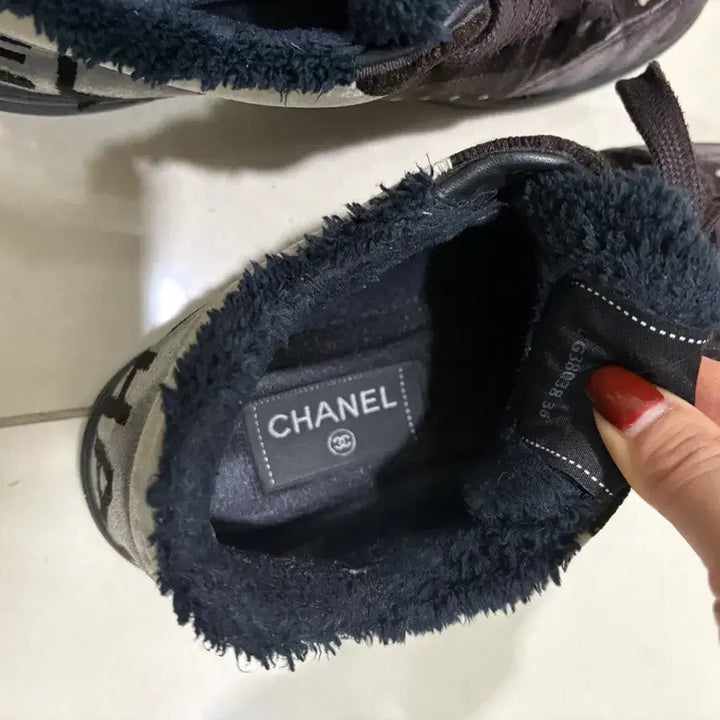 [BUNJANG] Chanel Suede Sneakers / 정품 샤넬 브라운 스웨이드 스니커즈 36