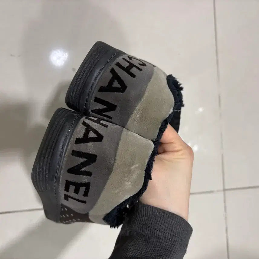 [BUNJANG] Chanel Suede Sneakers / 정품 샤넬 브라운 스웨이드 스니커즈 36