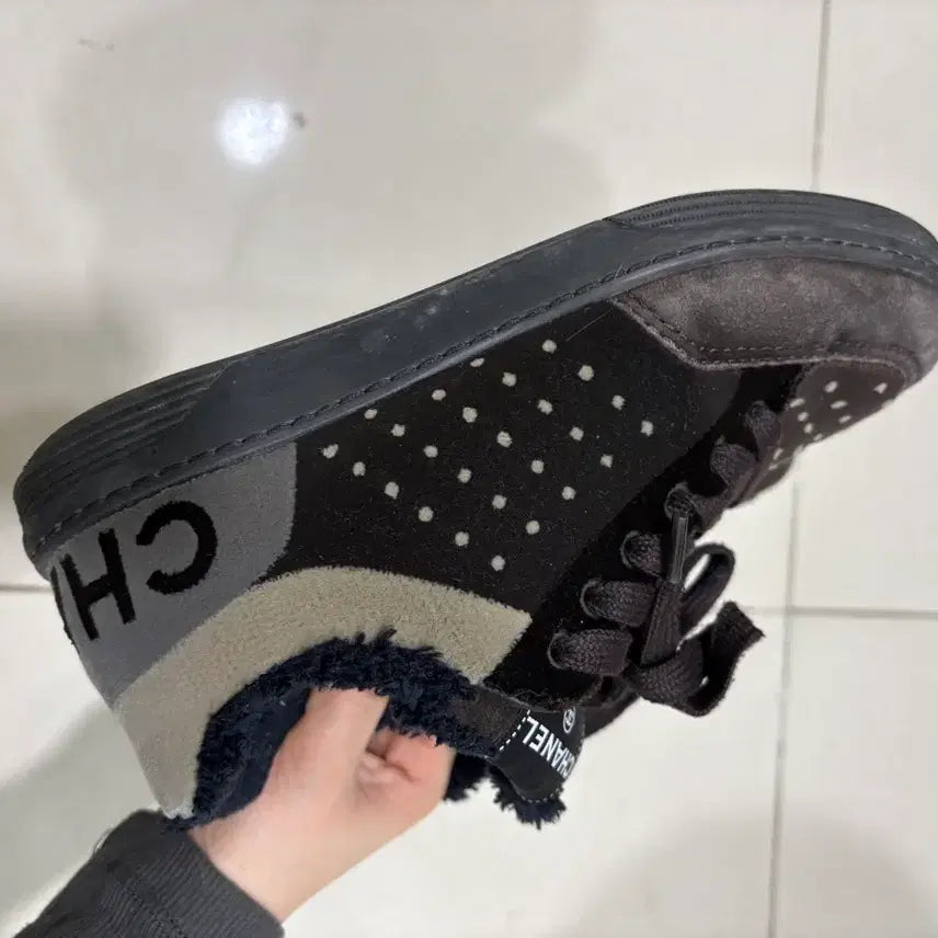 [BUNJANG] Chanel Suede Sneakers / 정품 샤넬 브라운 스웨이드 스니커즈 36