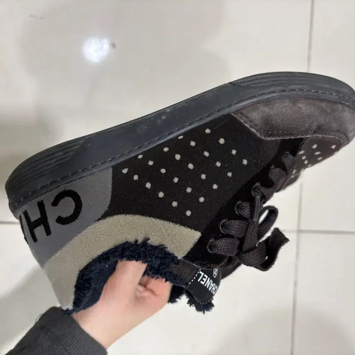 [BUNJANG] Chanel Suede Sneakers / 정품 샤넬 브라운 스웨이드 스니커즈 36