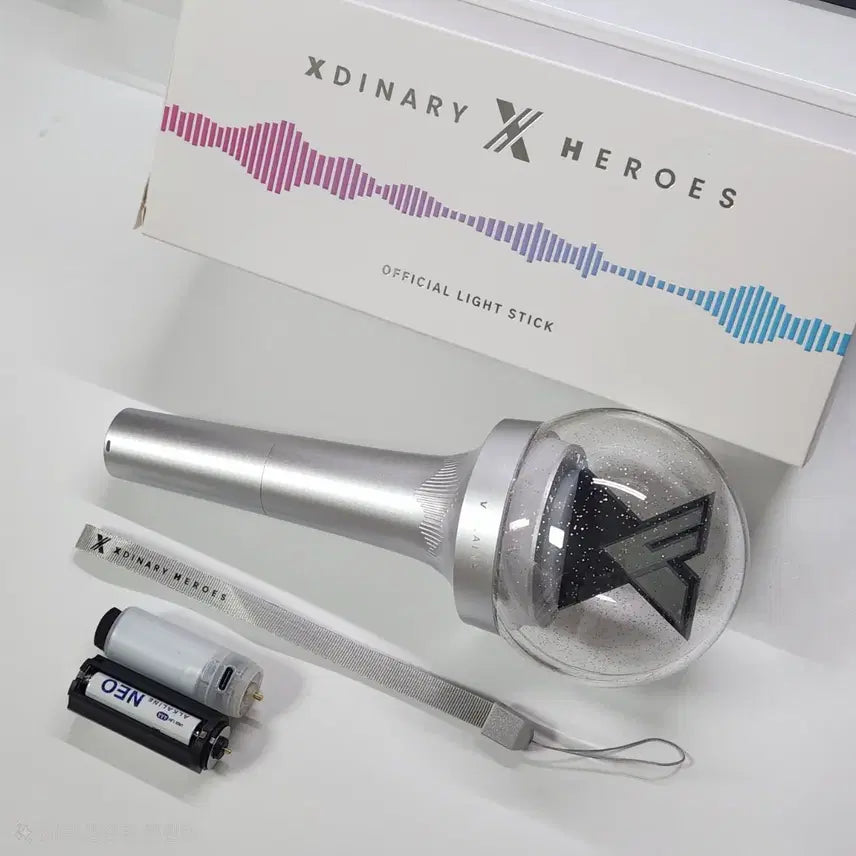 [BUNJANG] Xdinary Heroes Official Lightstick Bundle / 엑디즈 응원봉 플랫봉+충전식 배터리 일괄