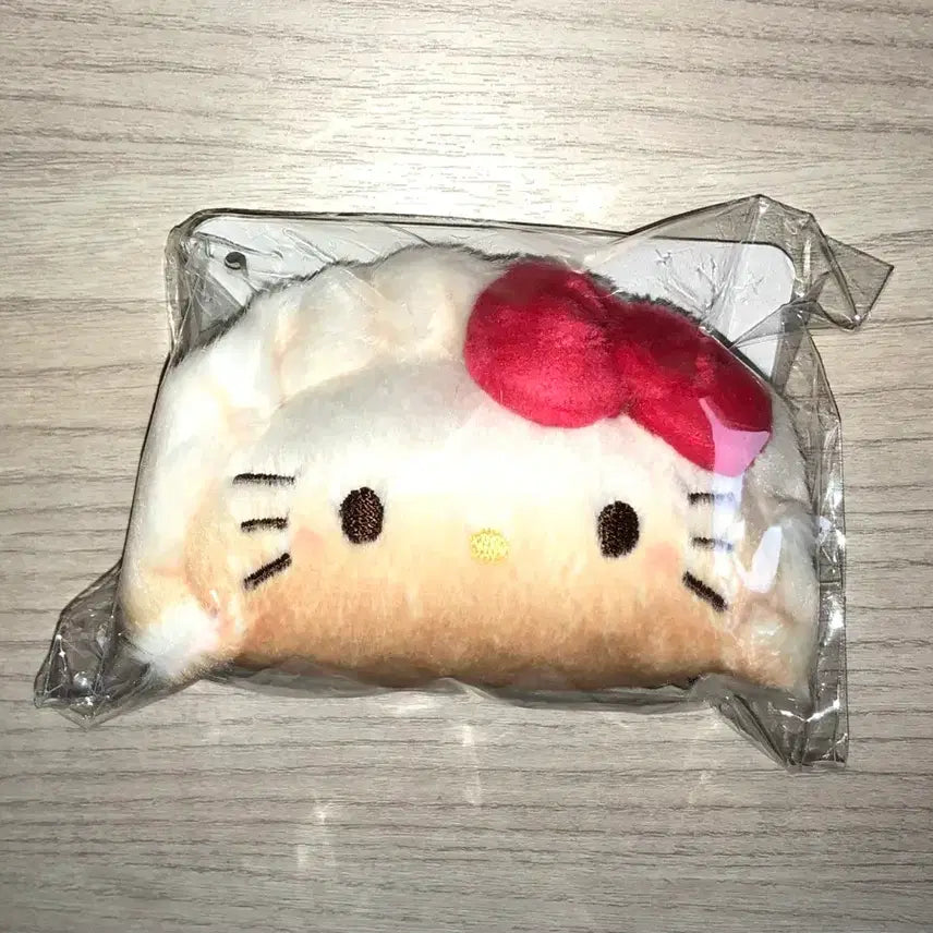 [BUNJANG] Sanrio Shanghai Dumpling Kitty Miniso Limited Gyoza Xiaolongbao Keyring / 상하이 만두 키티 미니소 한정 교자 키링 샤오롱빠오 헬로키티