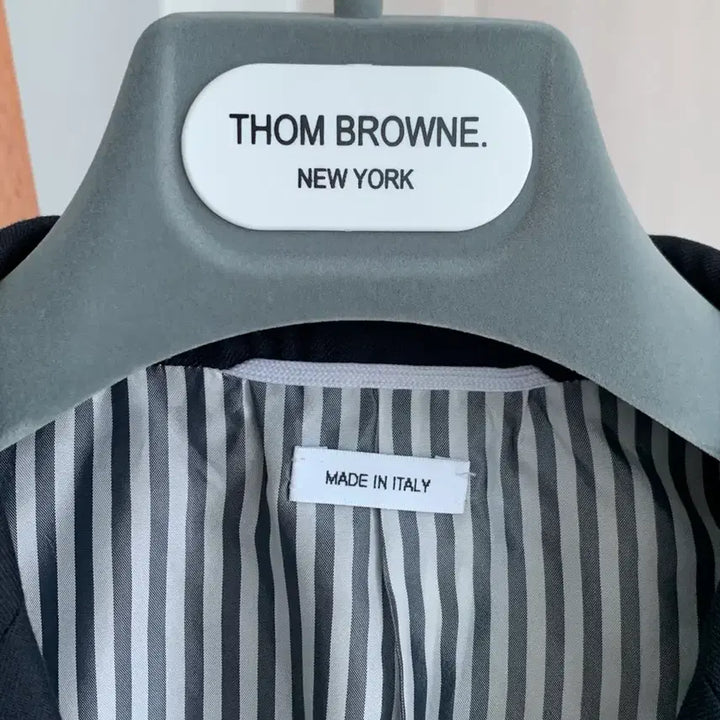 [BUNJANG] Thom Browne Navy Wool Blazer Jacket / (새상품/백화점판/1사이즈) 톰브라운 금장 네이비 울 블레이저 자켓