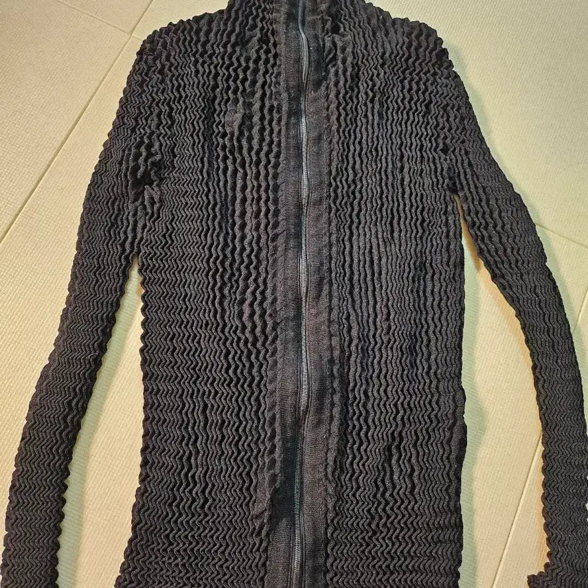 [BUNJANG] Issey Miyake Sponge Cardigan Black / 이세이미야케 스폰지가디건 블랙