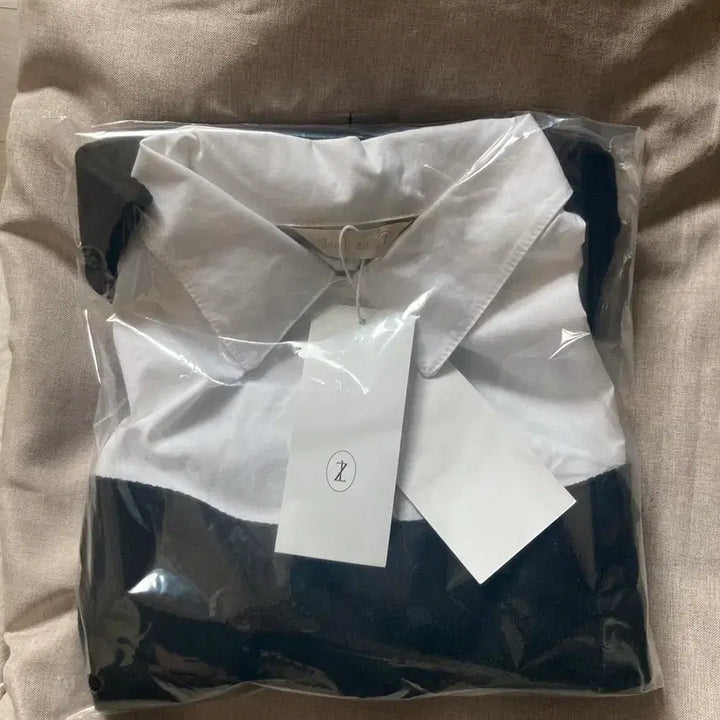 [BUNJANG] LUCIR ZU Off-Shoulder Shirt Top / 새상품) LUCIR ZU 루시르주 오프숄더 셔츠 탑