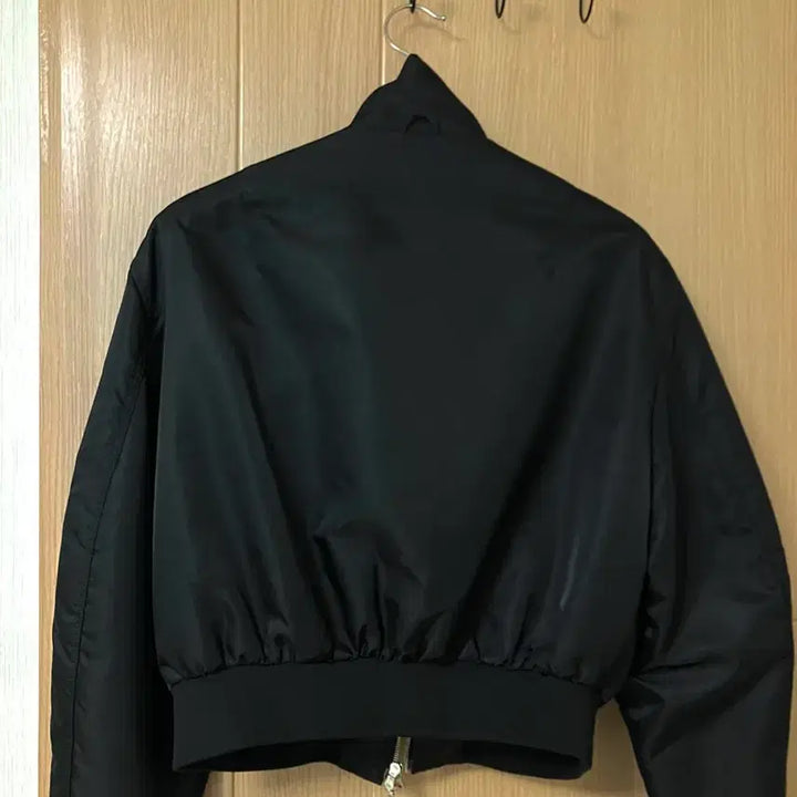 [BUNJANG] Ourglass Cropped Bomber Jacket / Ourglass 아워글라스 크롭 봄버 자켓