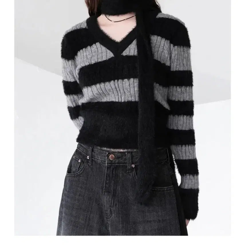 [BUNJANG] Striped Knit Sweater and Scarf Set / 스트라이프 니트+스카프 세트