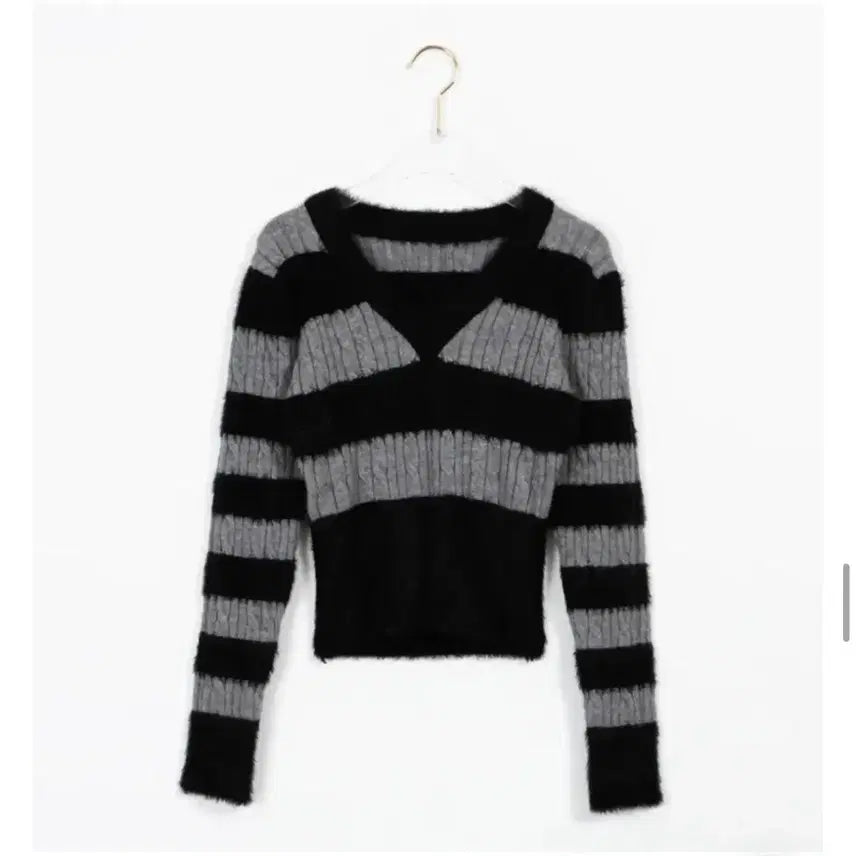 [BUNJANG] Striped Knit Sweater and Scarf Set / 스트라이프 니트+스카프 세트