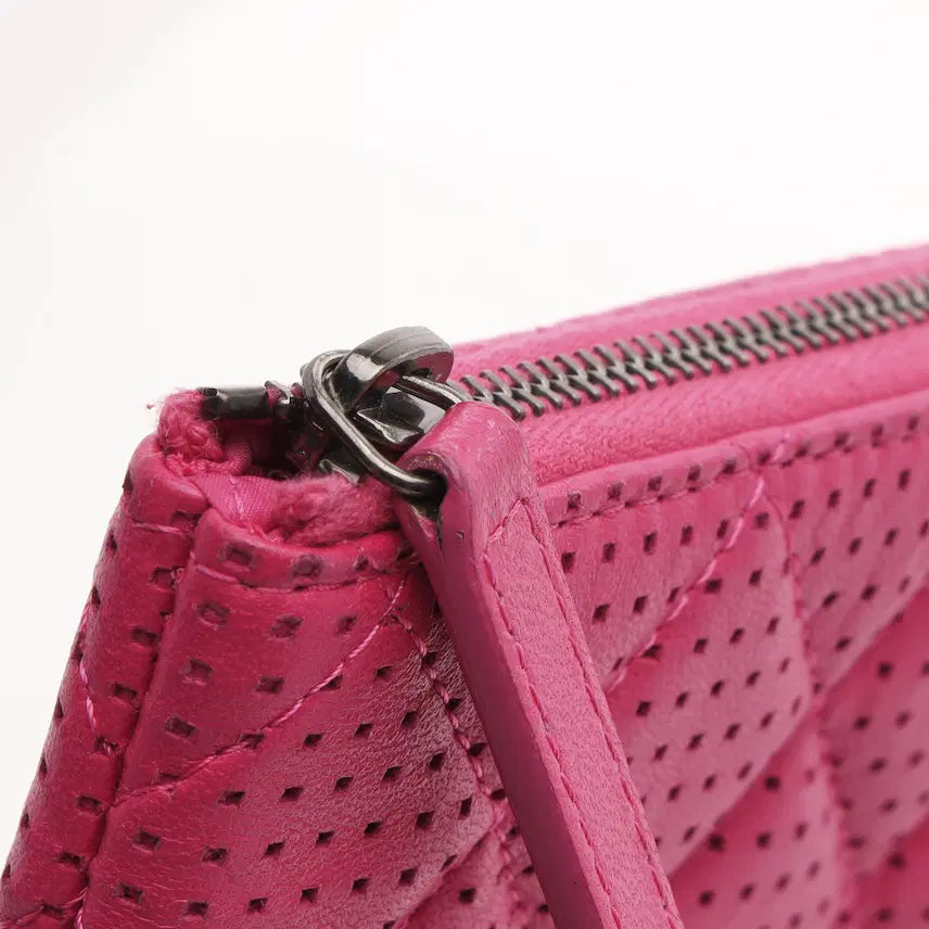 [BUNJANG] Chanel Perforation Clutch / 샤넬 퍼포레이션 클러치