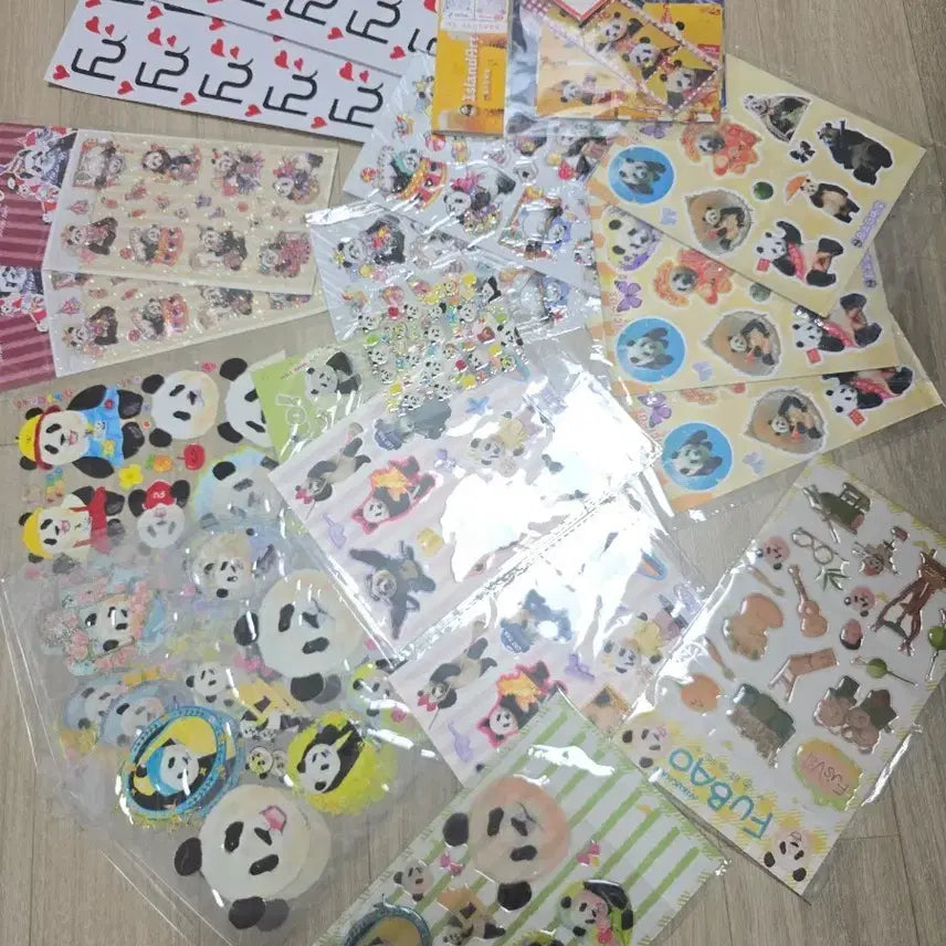 [BUNJANG] Fu Bao Sticker Goods Bundle / 푸바오 스티커 굿즈 모음