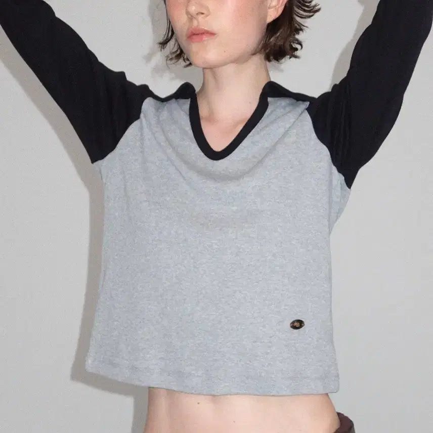 [BUNJANG] LLL Design Studio Open Neck Raglan Long Sleeve / 엘엘엘디자인스튜디오 오픈넥 레글런 롱슬리브