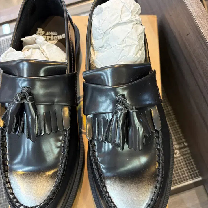 [BUNJANG] Dr. Martens Adrian Silver Loafers / 닥터마틴 아드리안 실버 260