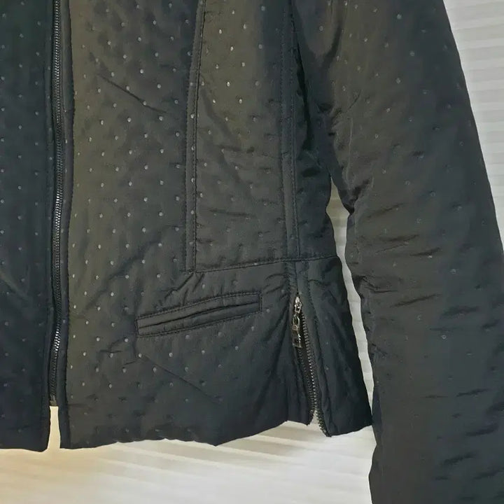 [BUNJANG] Lightweight Black Padded Jacket / (55) 가볍게 입기좋은 경량 패딩자켓