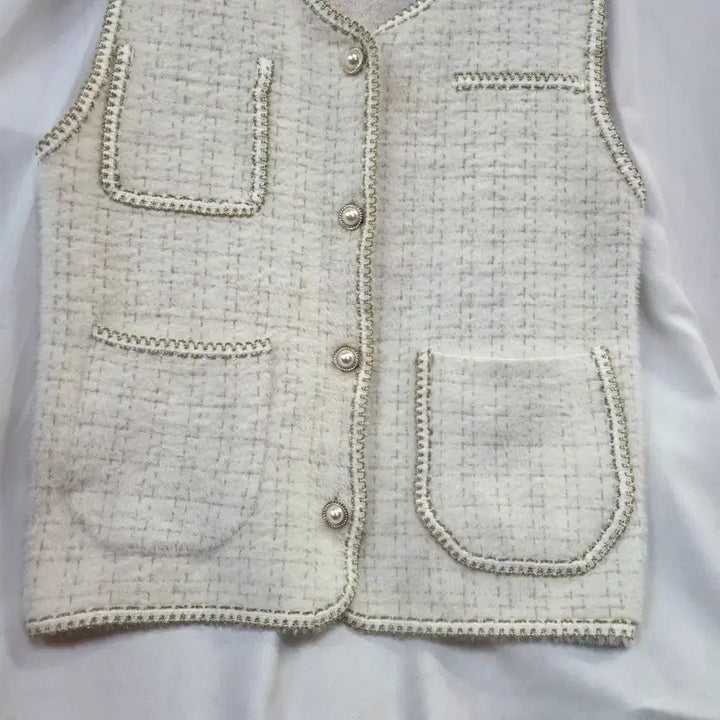 [BUNJANG] Ivory Tweed Women's Vest with Pearl Buttons / 아이보리 트위드 여성조끼 진주 버튼 F