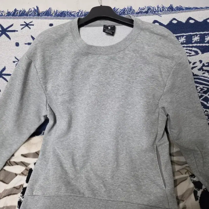 [SOLD OUT] 나이키 드라이핏 회색 맨투맨