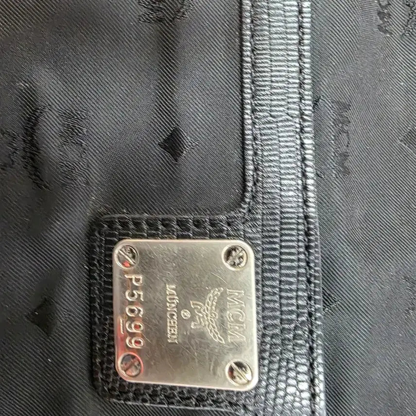 [BUNJANG] MCM Nylon Crossbody Bag Black / MCM 나일론 크로스백 블랙