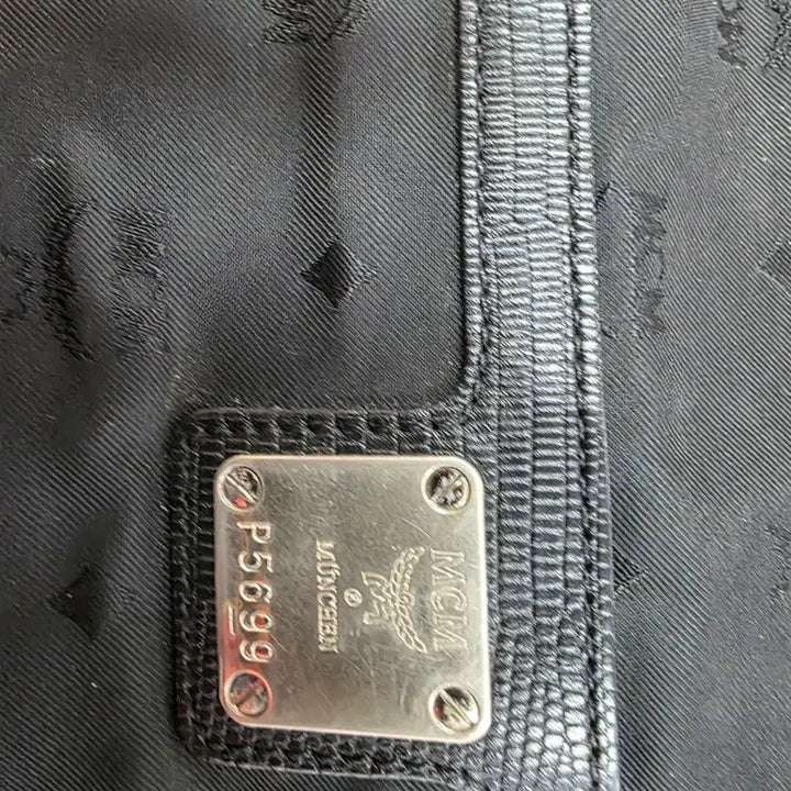 [BUNJANG] MCM Nylon Crossbody Bag Black / MCM 나일론 크로스백 블랙