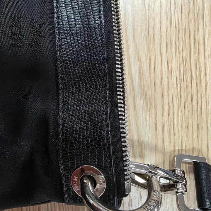 [BUNJANG] MCM Nylon Crossbody Bag Black / MCM 나일론 크로스백 블랙