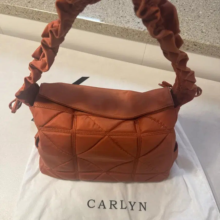 [BUNJANG] Carlin Lib Bag Brick Shoulder Bag / 칼린 리브백 브릭색상