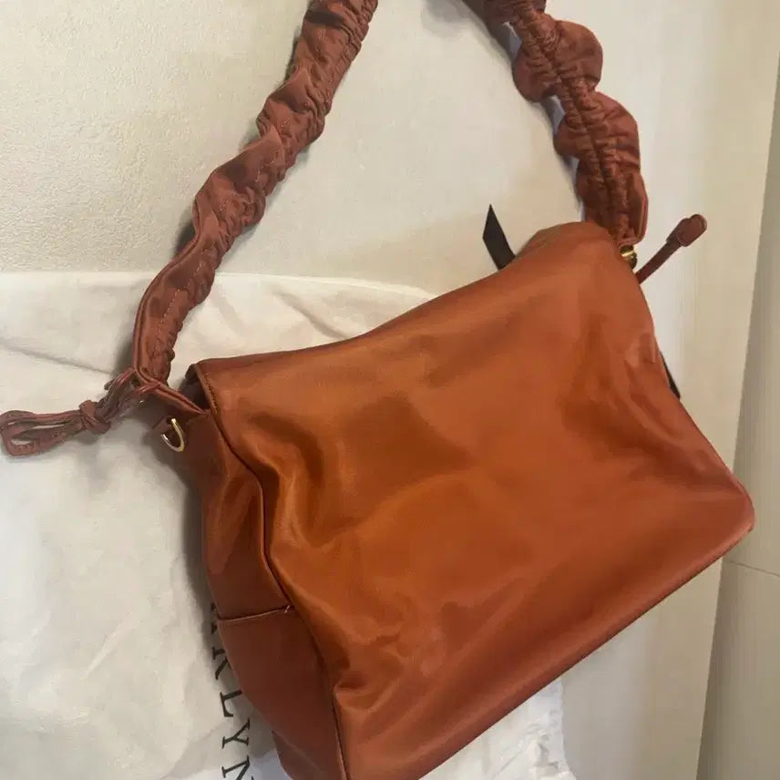 [BUNJANG] Carlin Lib Bag Brick Shoulder Bag / 칼린 리브백 브릭색상