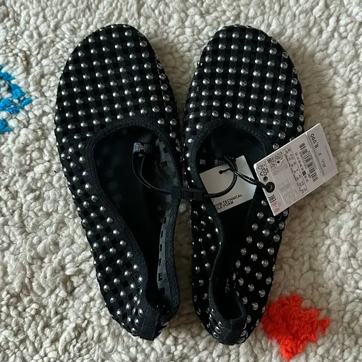 [BUNJANG] Zara Studded Black Flat Shoes / (새상품) 자라 스터드 장식 블랙 플랫 슈즈 37 240