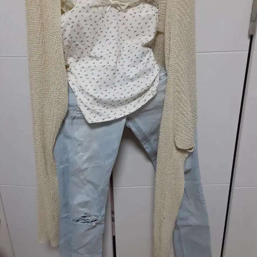 [BUNJANG] Our Oppa's Spring Goddess Cardigan & Tank Top Set / 우리오빠만의 봄 여신은 나  렌느 가디건  나시 홀리스터 바지