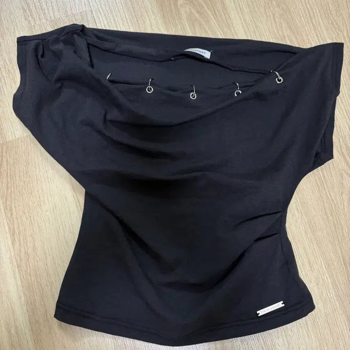 [BUNJANG] Ethosome Piercing Drape Short Sleeve Top (Black) / 에트오소메 피어싱 드레이프 숏 슬리브탑(블랙)