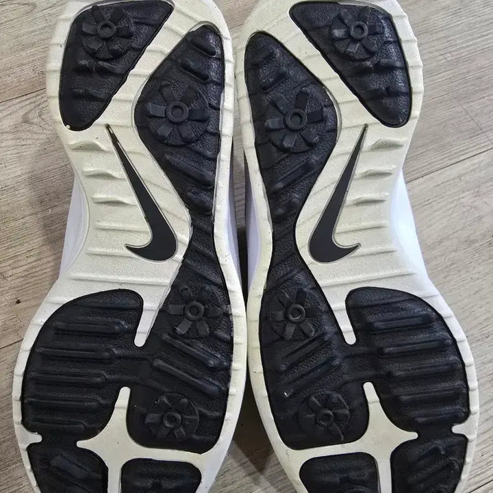 [BUNJANG] Nike Golf Infinity G Spikeless Golf Shoes / 나이키골프 인피니티 G 스파이크리스 골프화 270mm