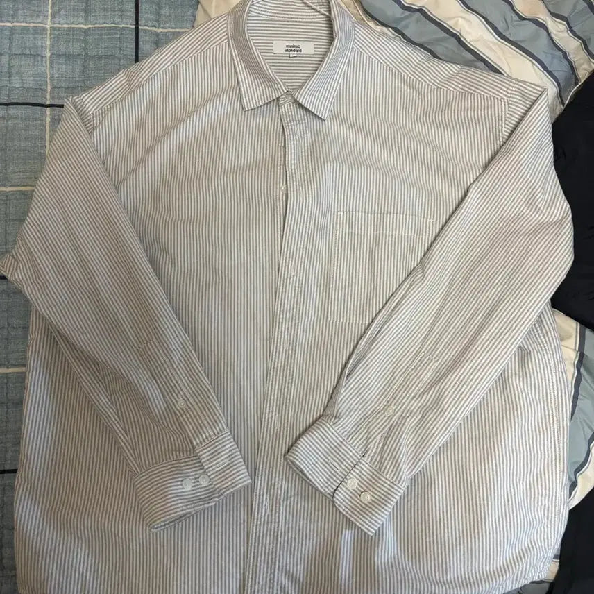 [SOLD OUT] 무신사 스탠다드 스트라이프 셔츠 L