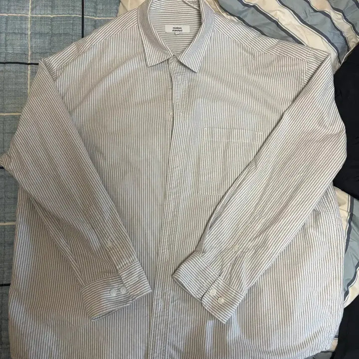 [SOLD OUT] 무신사 스탠다드 스트라이프 셔츠 L