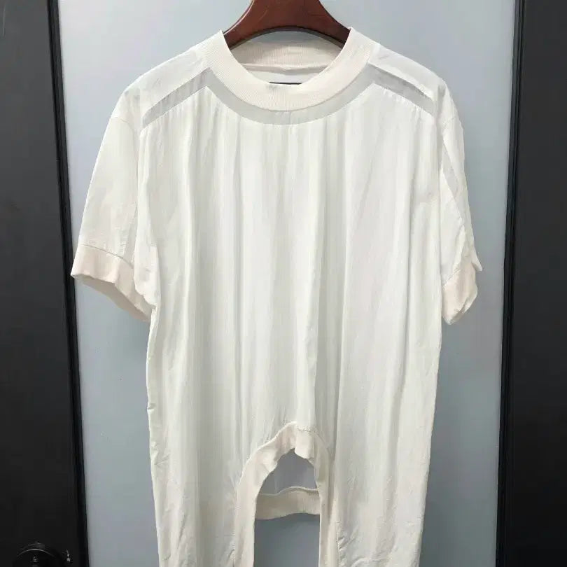 [BUNJANG] BOMVIX MUE Back Slit T-Blouse / 봄빅스엠무어 백시스루 티블라우스