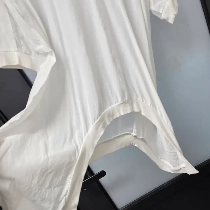 [BUNJANG] BOMVIX MUE Back Slit T-Blouse / 봄빅스엠무어 백시스루 티블라우스