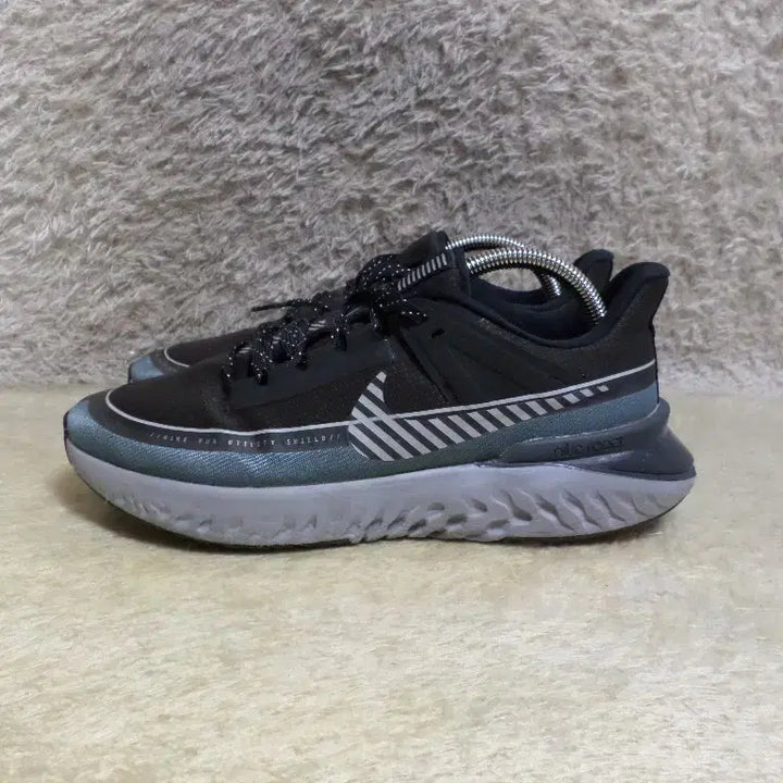 [BUNJANG] Nike Legend React 2 Shield Waterproof Running Shoes / 후루룩구제 255 나이키 레전드 리엑트2 쉴드 런닝 워터프루프 방수운동화