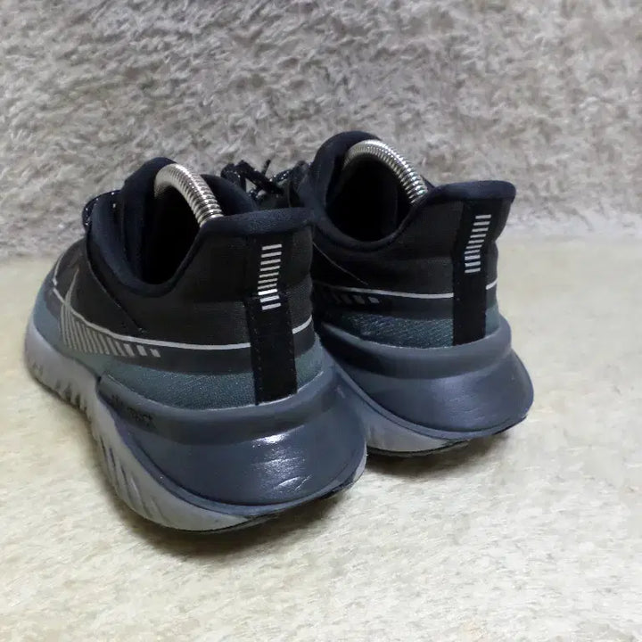 [BUNJANG] Nike Legend React 2 Shield Waterproof Running Shoes / 후루룩구제 255 나이키 레전드 리엑트2 쉴드 런닝 워터프루프 방수운동화