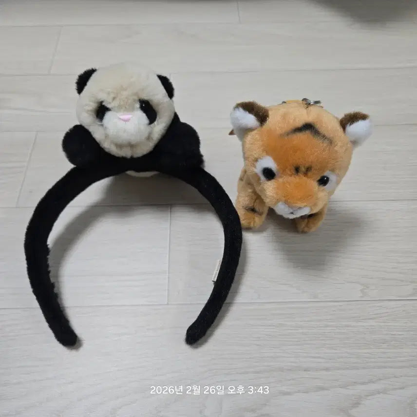 [BUNJANG] Everland Headband and Keyring / 에버랜드 머리띠 키링