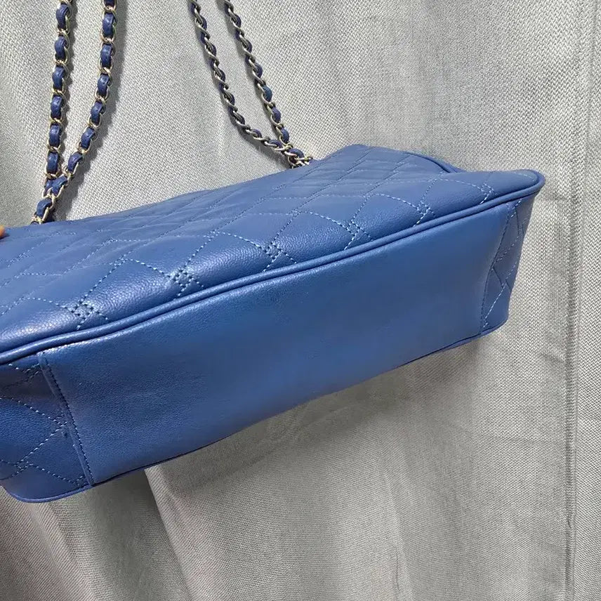 [BUNJANG] Sisley Blue Leather Chain Bag / 시슬리 블루 가죽 체인백