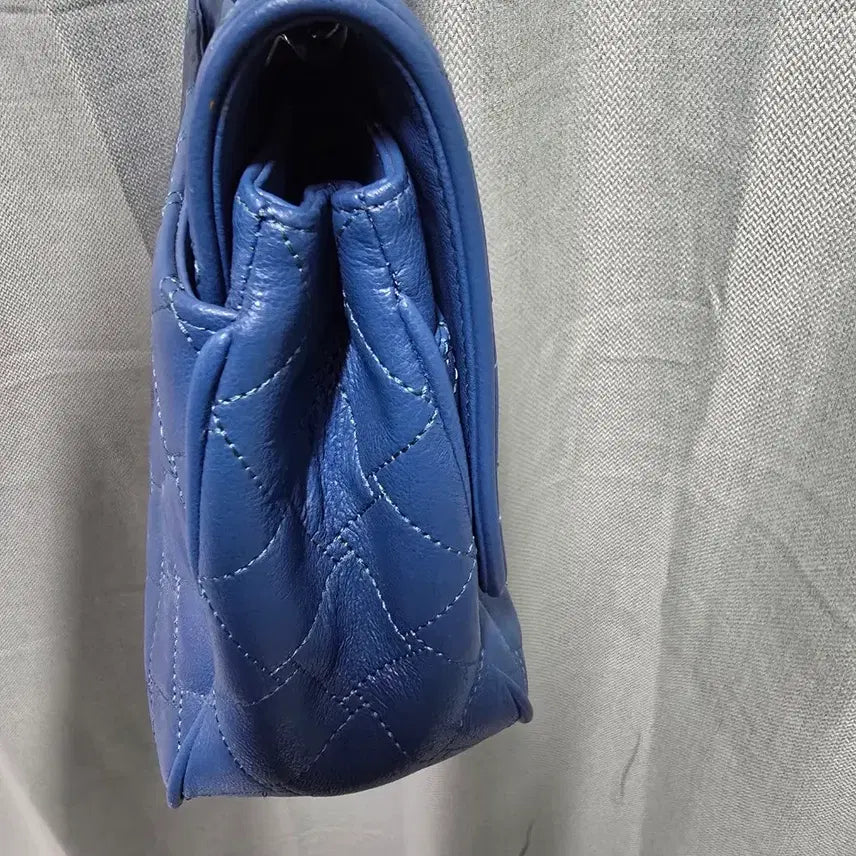 [BUNJANG] Sisley Blue Leather Chain Bag / 시슬리 블루 가죽 체인백