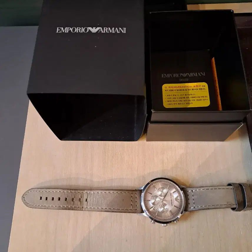 [BUNJANG] Emporio Armani Leather Watch / 엠포리오 아르마니 가죽 시계