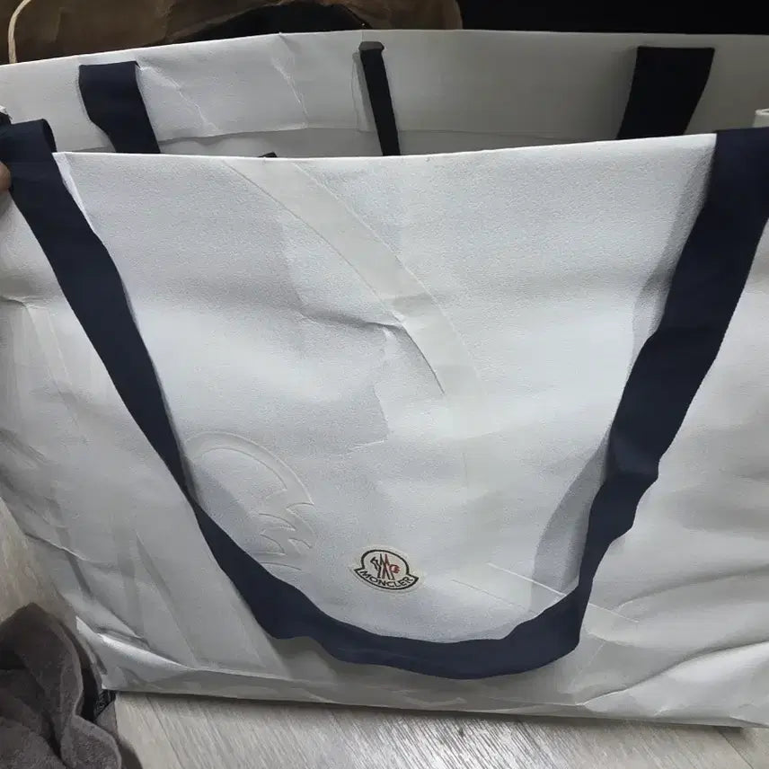 [BUNJANG] Moncler Maya Shiny Black Puffer Jacket / 몽클레어 마야 유광블랙