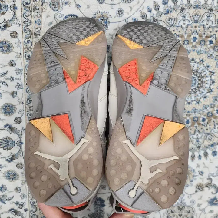 [BUNJANG] Nike x Bephies Beauty Supply Jordan 7 Retro Sanddrift Sneakers / 나이키 X 베피스 뷰티 서플라이 조던7 레트로 샌드드리프트 250mm